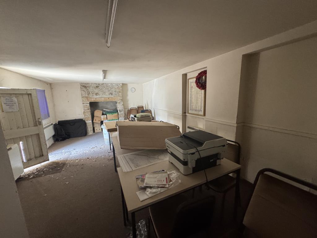 Lot: 143 - DETACHED BUILDING WITH PLANNING - Ground floor